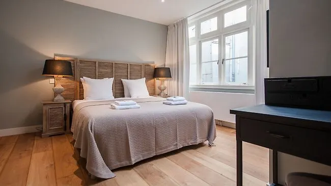 Otel Short Group Grand Singel Luxury